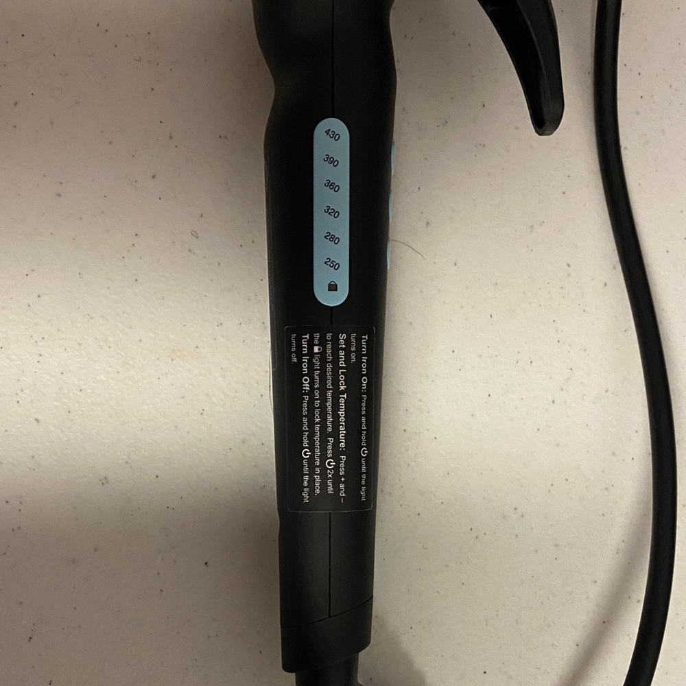 Bio Ionic Black Long Barrel Styler 1.25” Pro Curling Iron - Picture 4 of 7